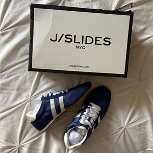 J/SLIDES Peggy Sneakers